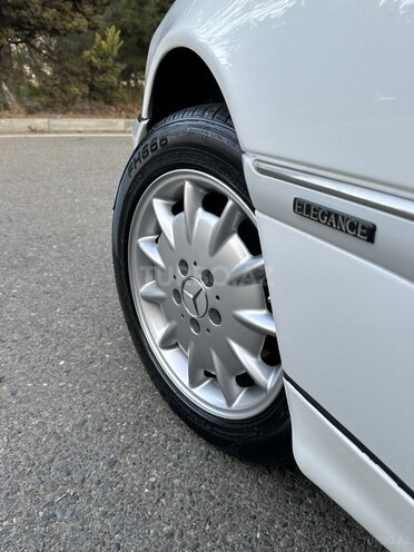 Mercedes C 230 2000, 278,000 km - 2.3 л - Saatlı