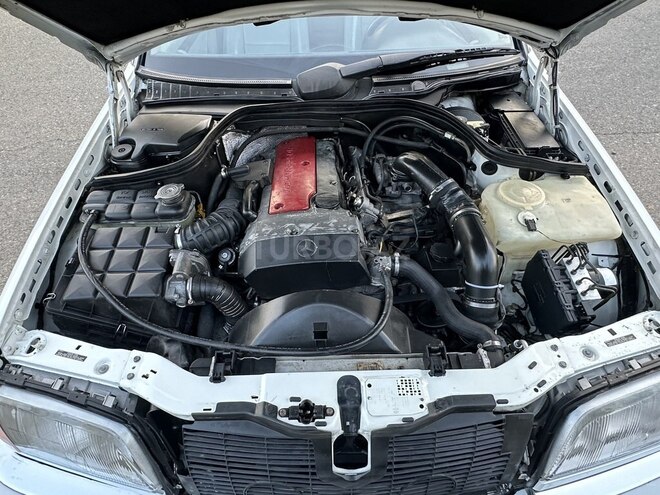 Mercedes C 230 2000, 278,000 km - 2.3 л - Saatlı