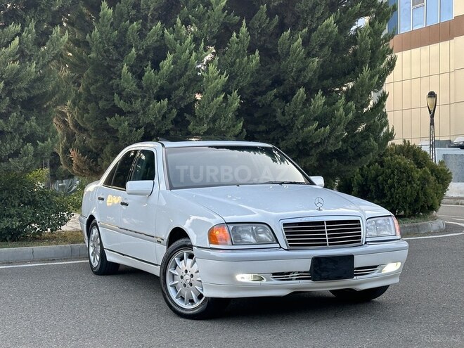 Mercedes C 230 2000, 278,000 km - 2.3 л - Saatlı