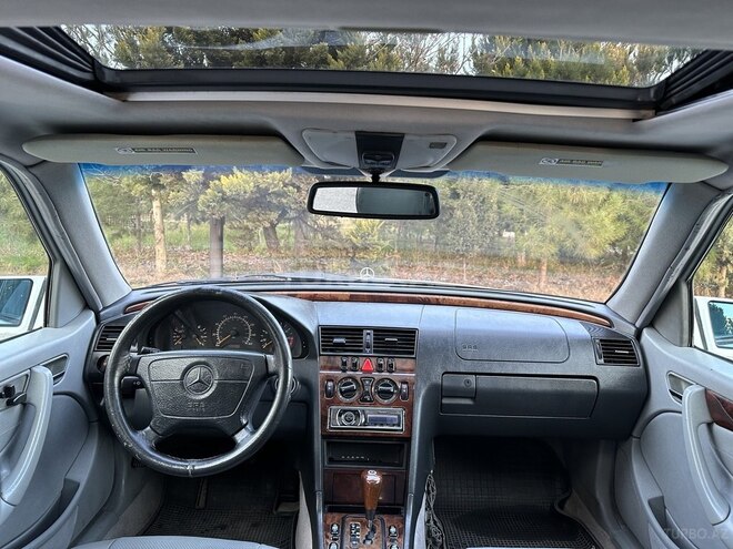 Mercedes C 230 2000, 278,000 km - 2.3 л - Saatlı