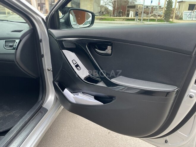 Hyundai Elantra 2015, 222,411 km - 1.8 l - Bakı