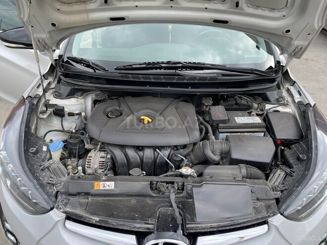 Hyundai Elantra 2015, 222,411 km - 1.8 l - Bakı
