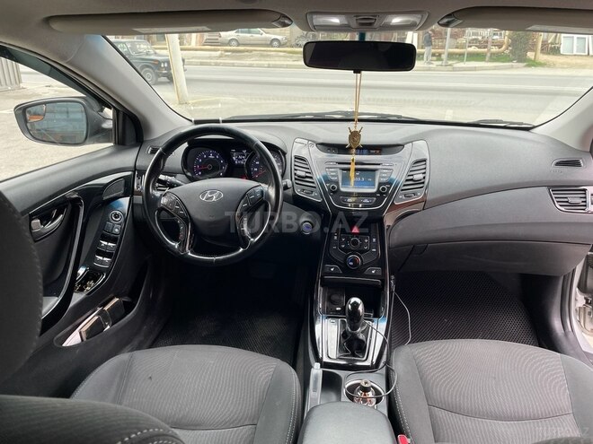 Hyundai Elantra 2015, 222,411 km - 1.8 l - Bakı