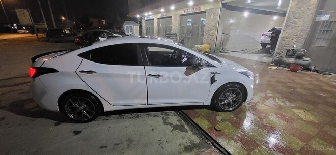 Hyundai Avante 2014, 270,000 km - 1.6 л - Bakı