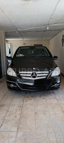 Mercedes B 180 2011, 260,000 km - 1.7 l - Bakı