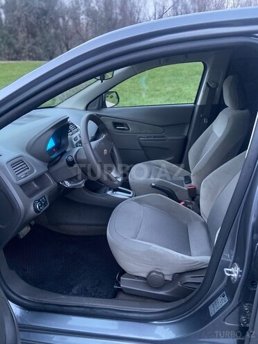 Chevrolet Cobalt-11