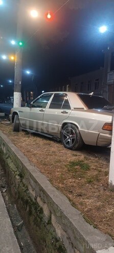 Mercedes 190 1992, 500,000 km - 2.0 л - Zaqatala