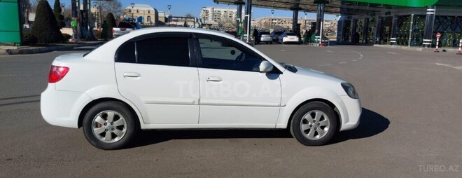 Kia Rio 2011, 375,000 km - 1.4 l - Gəncə