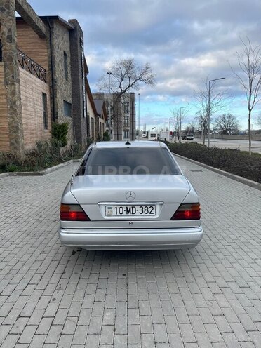 Mercedes E 220 1993, 345,678 km - 2.0 l - Xaçmaz