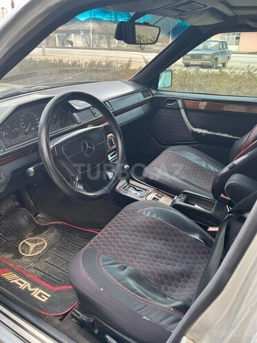 Mercedes E 220 1993, 345,678 km - 2.0 l - Xaçmaz
