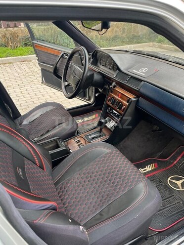 Mercedes E 220 1993, 345,678 km - 2.0 l - Xaçmaz