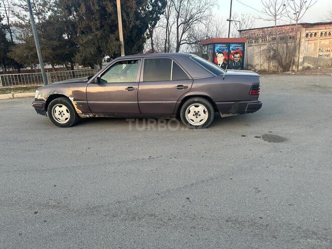 Mercedes E 200 d 1993, 345,799 km - 2.0 л - Gəncə