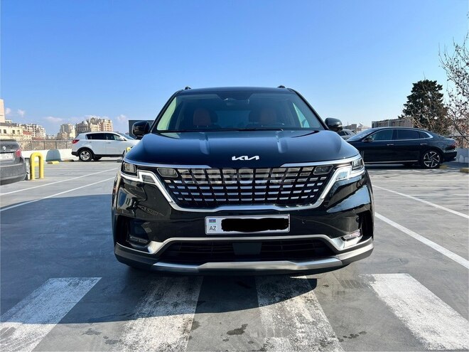Kia Carnival-1