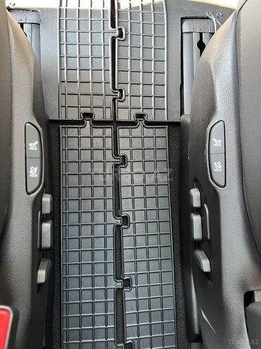 Kia Carnival-18