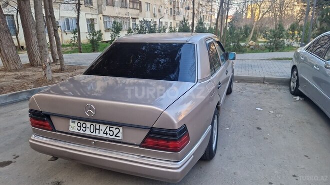 Mercedes E 200 1993, 352,470 km - 2.0 l - Bakı