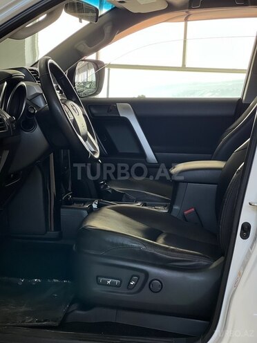 Toyota Land Cruiser Prado-10