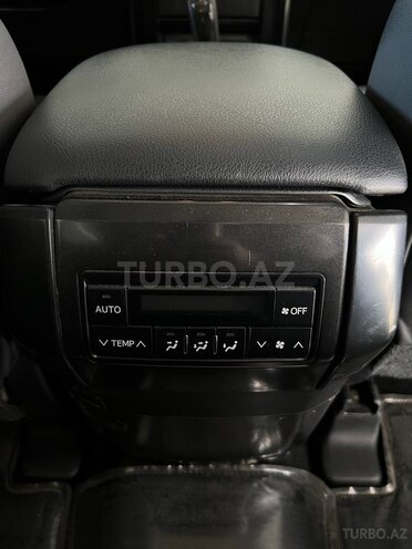 Toyota Land Cruiser Prado-16