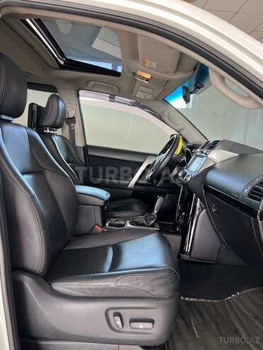 Toyota Land Cruiser Prado-11
