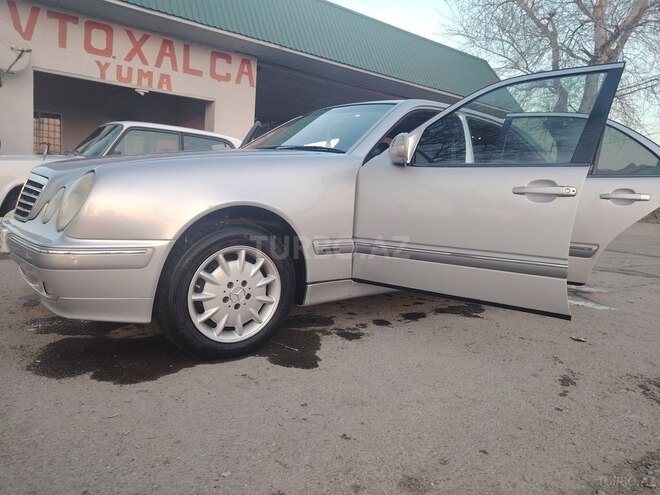 Mercedes E 240 2001, 296,000 km - 2.4 l - Zərdab
