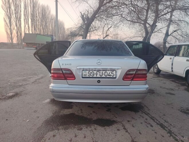 Mercedes E 240 2001, 296,000 km - 2.4 l - Zərdab