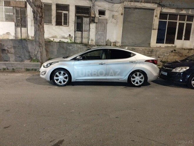 Hyundai Elantra 2015, 225,308 km - 1.8 l - Bakı