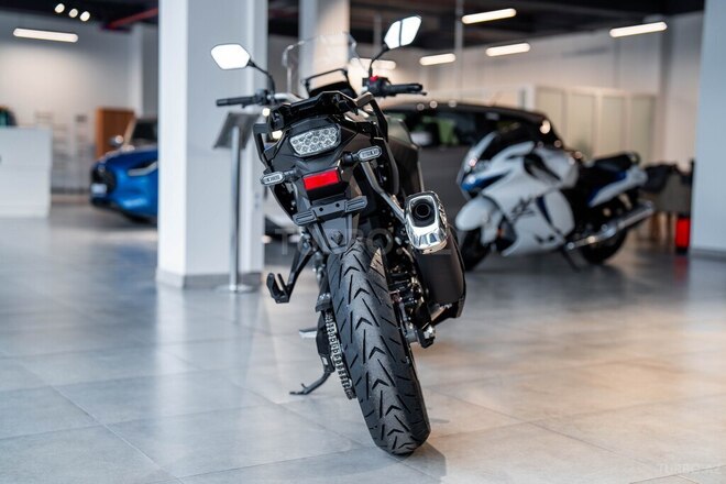 Suzuki V-Strom 800 RQ-8