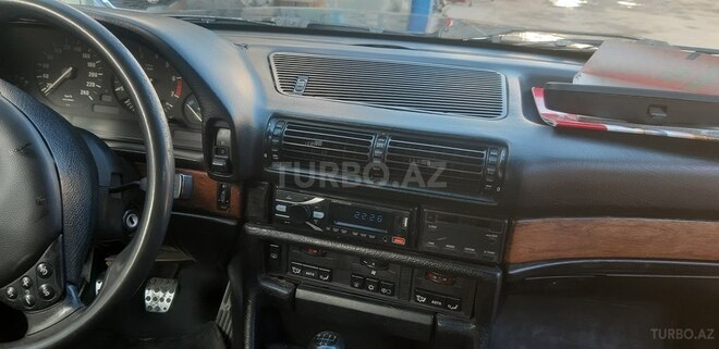 BMW 725 1990, 261,000 km - 2.5 l - Bakı