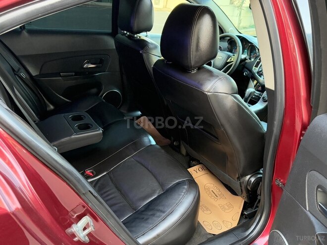 Chevrolet Cruze-12
