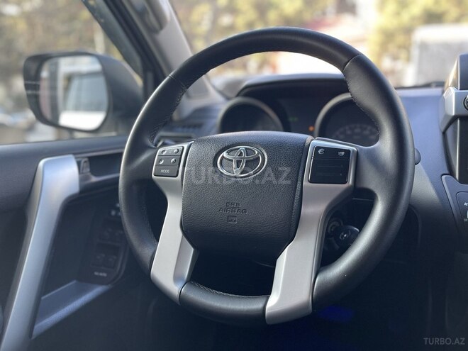 Toyota Land Cruiser Prado-9