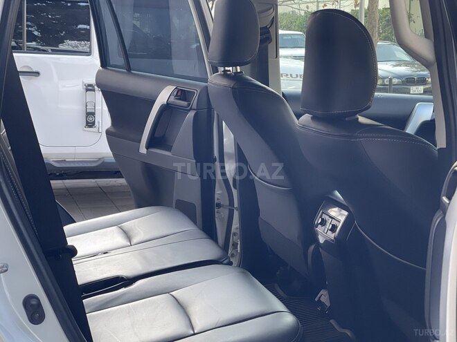 Toyota Land Cruiser Prado-7