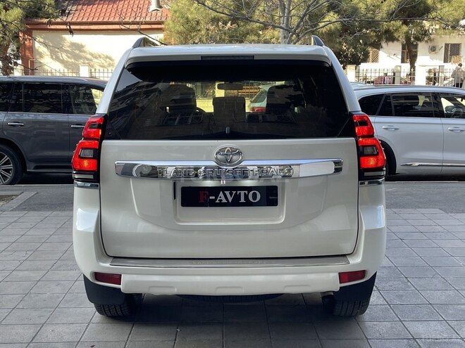 Toyota Land Cruiser Prado-13