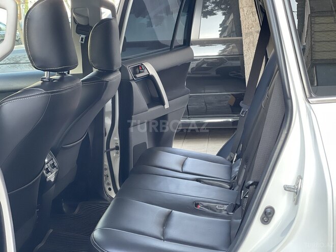 Toyota Land Cruiser Prado-6