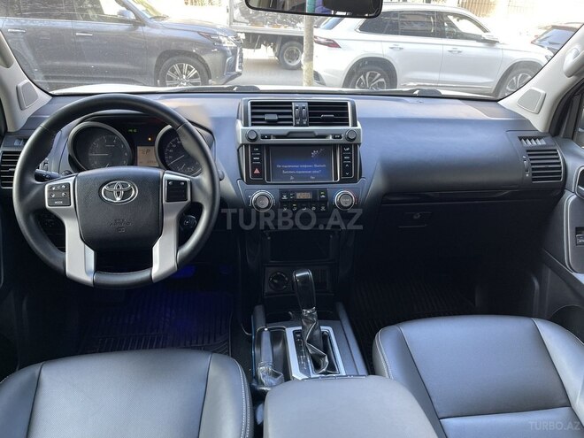 Toyota Land Cruiser Prado-8