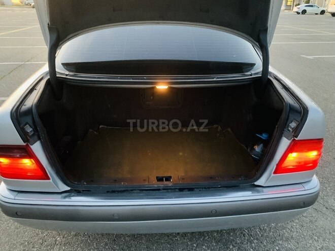 Mercedes E 240 1998, 360,000 km - 2.4 l - Bakı