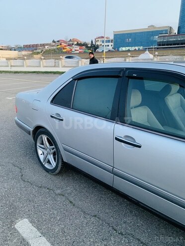 Mercedes E 240 1998, 360,000 km - 2.4 l - Bakı
