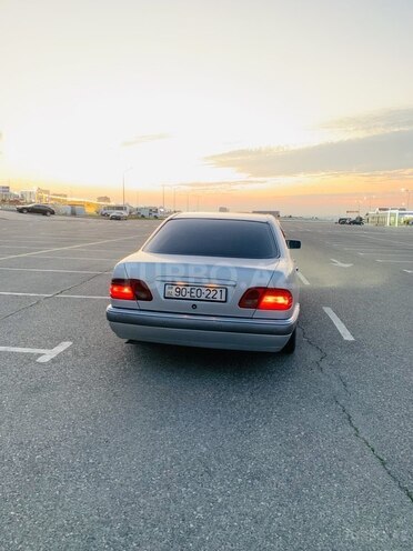 Mercedes E 240 1998, 360,000 km - 2.4 l - Bakı