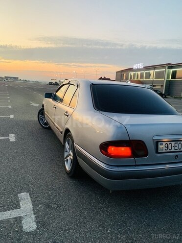 Mercedes E 240 1998, 360,000 km - 2.4 l - Bakı