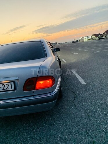 Mercedes E 240 1998, 360,000 km - 2.4 l - Bakı