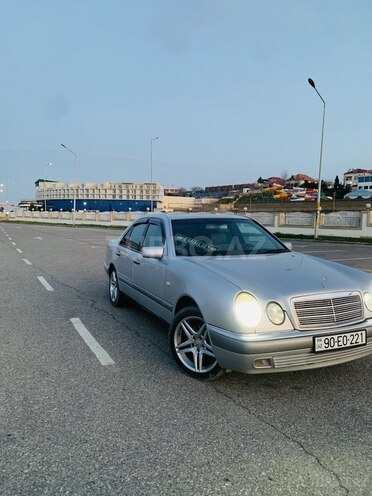 Mercedes E 240 1998, 360,000 km - 2.4 l - Bakı