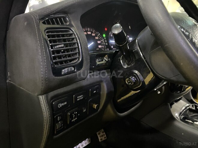 Toyota Land Cruiser-12