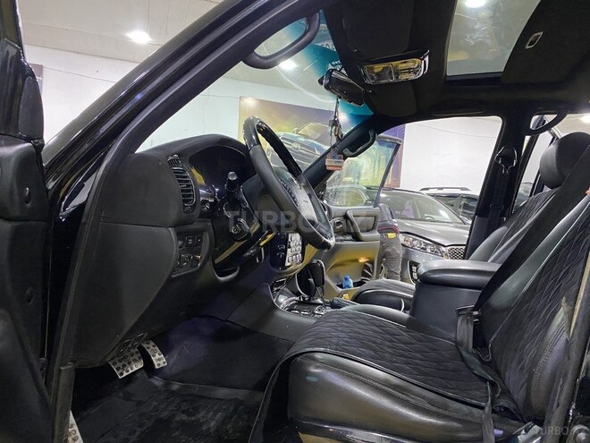 Toyota Land Cruiser-16