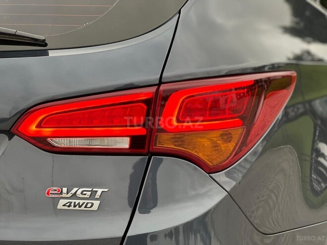 Hyundai Santa Fe-21