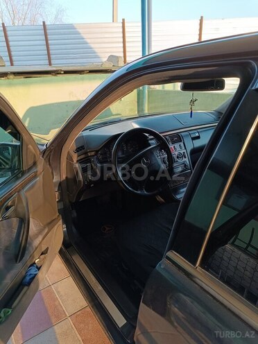 Mercedes E 280 4MATIC 2000, 270,000 km - 2.8 l - Ağdam