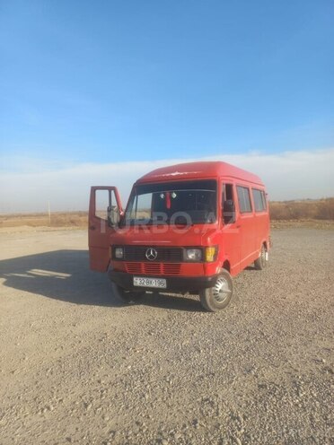Mercedes 208 D 1994, 588,800 km - 2.3 l - Kürdəmir