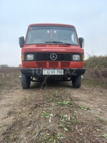 Mercedes 208 D 1994, 588,800 km - 2.3 l - Kürdəmir