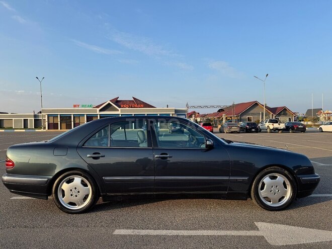 Mercedes E 240 2001, 353,000 km - 2.4 l - Xırdalan