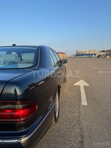 Mercedes E 240 2001, 353,000 km - 2.4 l - Xırdalan