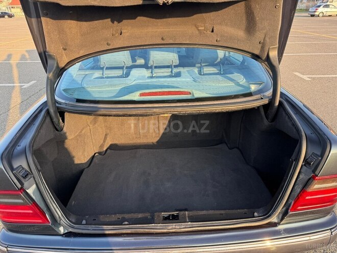 Mercedes E 240 2001, 353,000 km - 2.4 l - Xırdalan