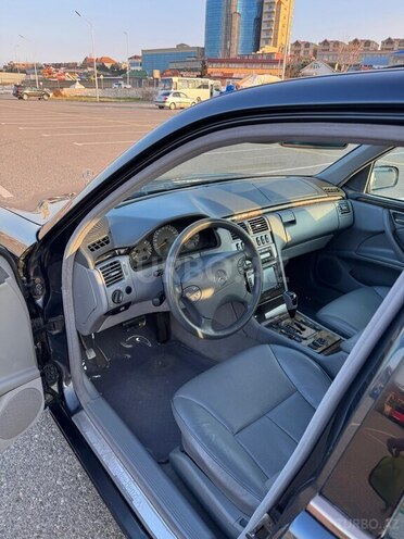 Mercedes E 240 2001, 353,000 km - 2.4 l - Xırdalan