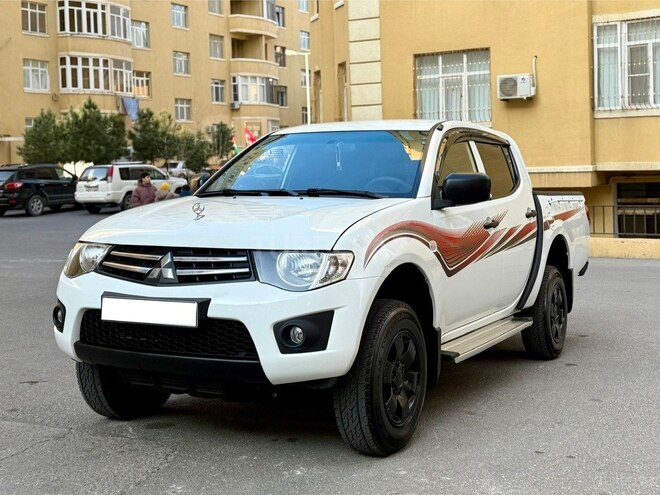 Mitsubishi L200 2012, 188,000 km - 2.5 l - Bakı